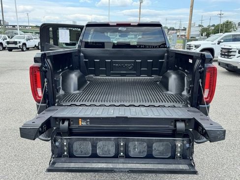 Certified 2024 GMC Sierra 1500 SLT image 9