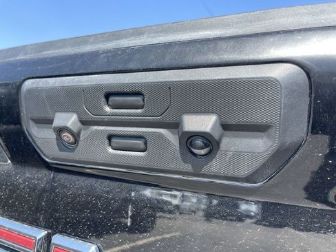 Used 2023 GMC Sierra 1500 AT4 w/ AT4 Preferred Package AWD/4WD image 7