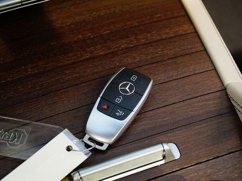 Used 2021 Mercedes-Benz GLE 350 4MATIC image 32