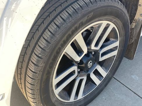 Used 2018 Toyota 4Runner Limited image 4