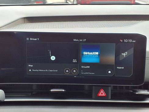 Used 2025 Kia Carnival EX FWD image 23