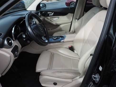 Used 2017 Mercedes-Benz GLC 300 4MATIC image 13