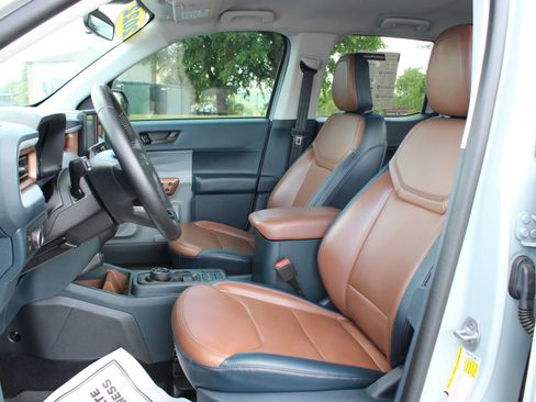 Used 2022 Ford Maverick Lariat w/ Lariat Luxury Package FWD image 16