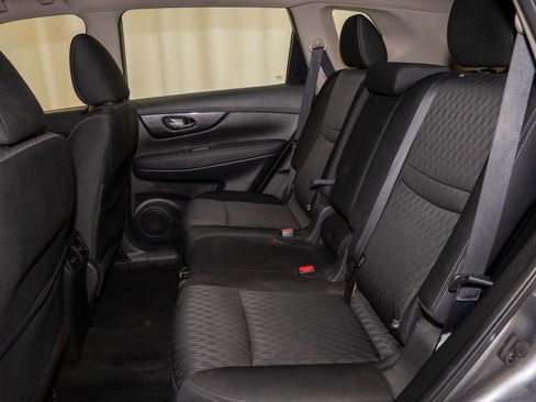 Used 2018 Nissan Rogue S image 7