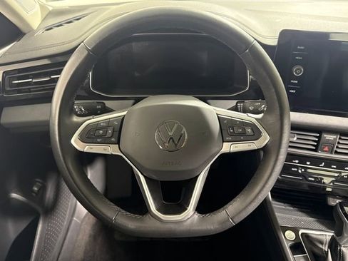 Used 2025 Volkswagen Jetta SE image 17