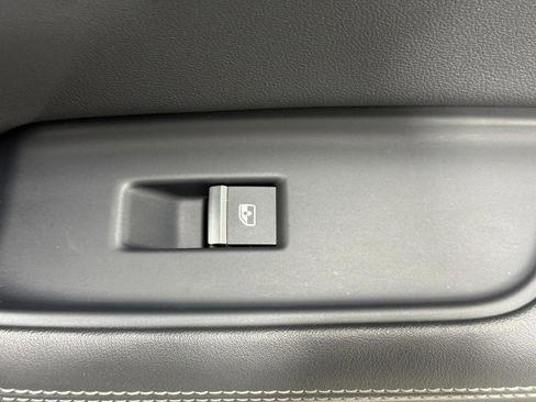 Certified 2023 Audi Q8 Premium Plus image 23