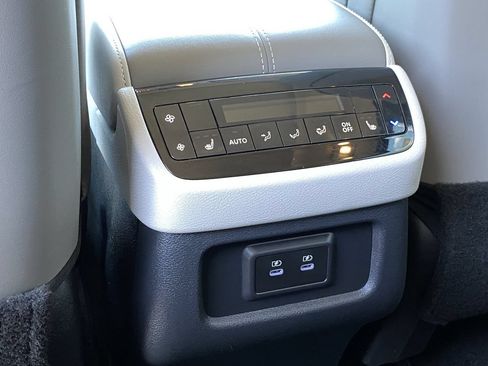 Certified 2026 INFINITI QX60 Luxe FWD image 16