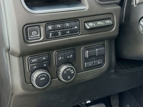 Used 2023 Chevrolet Tahoe Premier w/ Advanced Technology Package image 12