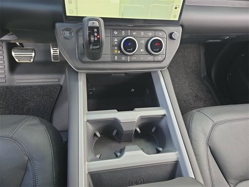 New 2026 Land Rover Defender 110 V8 image 26