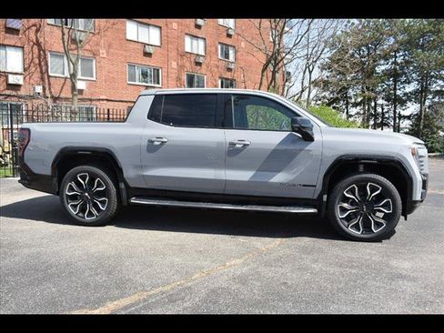 New 2025 GMC Sierra EV Denali image 4