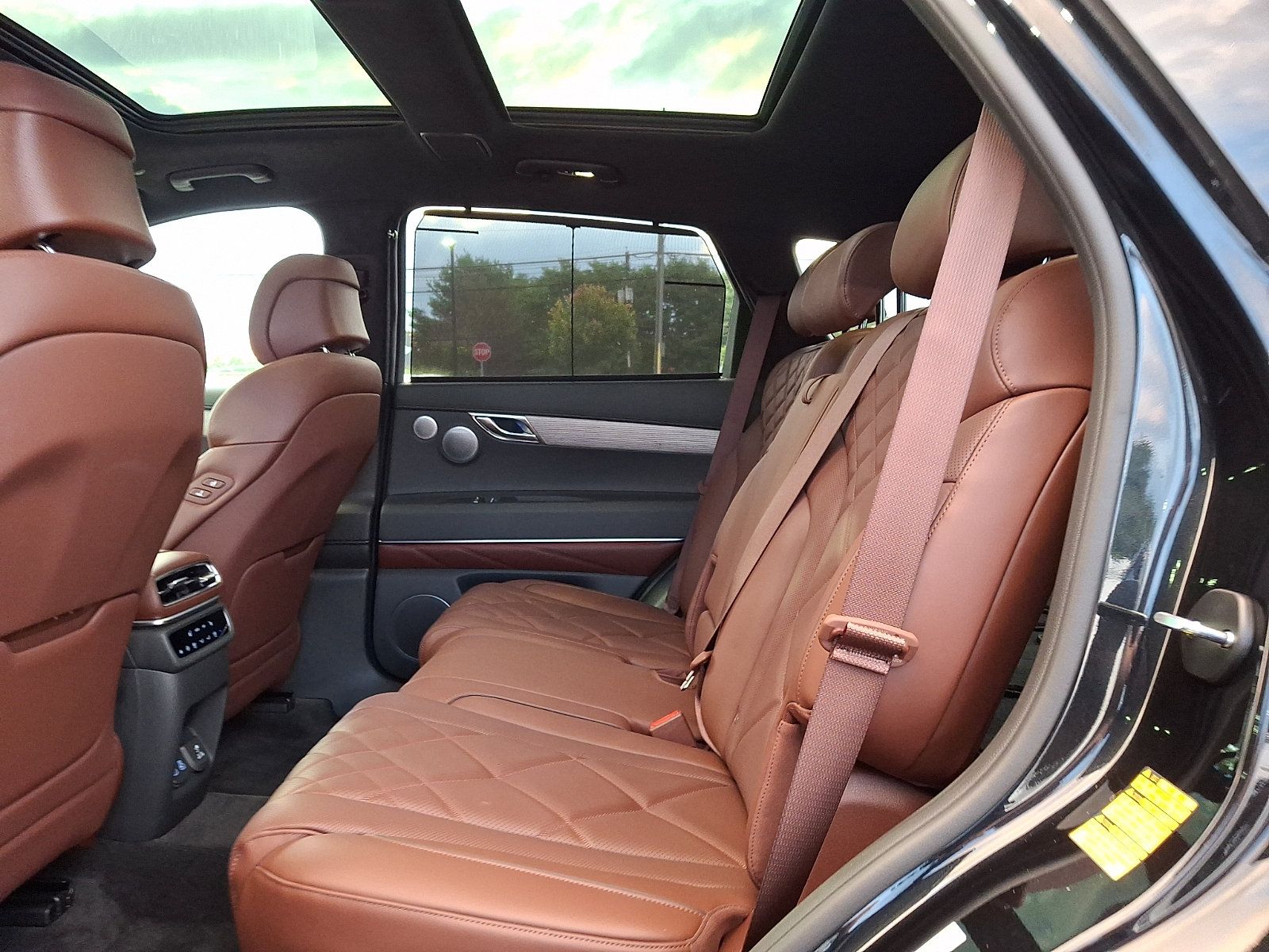 Certified 2025 Genesis GV80 3.5T Prestige AWD/4WD image 10