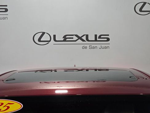 Used 2025 Lexus ES 300h w/ Premium Package FWD image 7