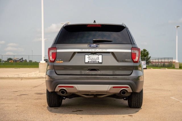 Used 2017 Ford Explorer XLT AWD/4WD image 6