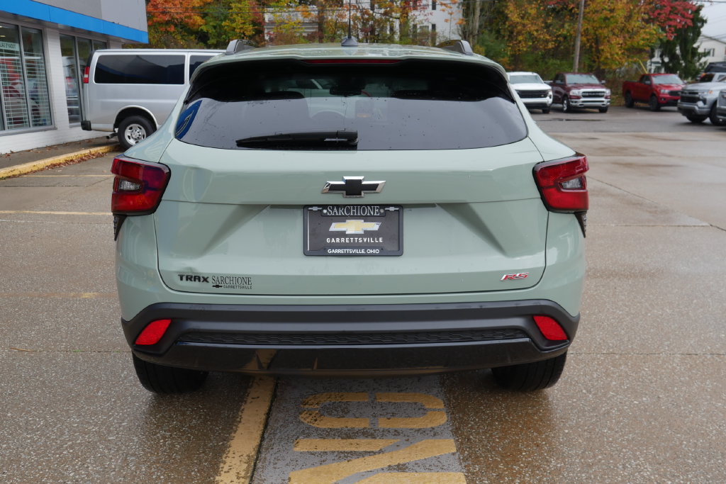Used 2024 Chevrolet Trax RS FWD image 4