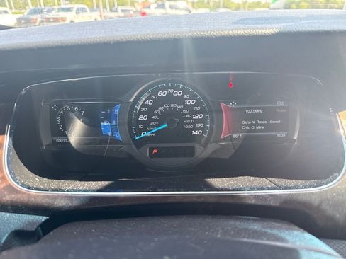 Used 2015 Ford Taurus Limited FWD image 14
