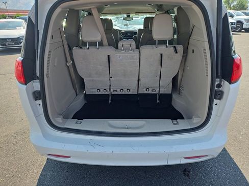 Used 2021 Chrysler Voyager Lxi image 26