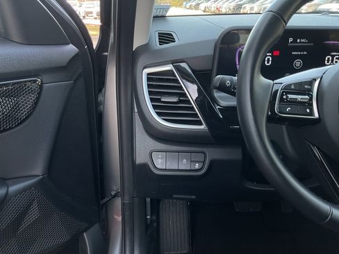 Used 2025 Kia Seltos S image 25