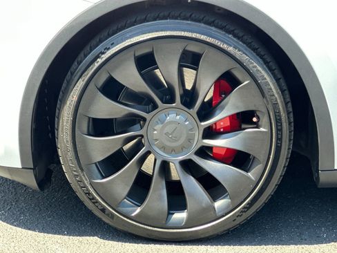 Used 2022 Tesla Model Y Performance AWD/4WD image 30
