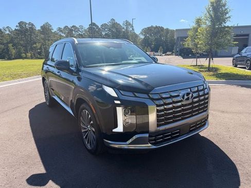 Used 2025 Hyundai Palisade Calligraphy FWD image 16