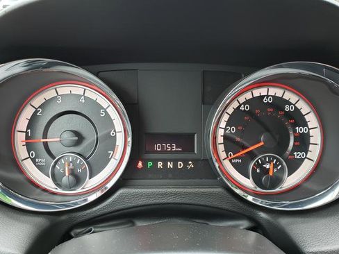 Used 2018 Dodge Grand Caravan SE w/ UConnect Hands-Free Group image 24