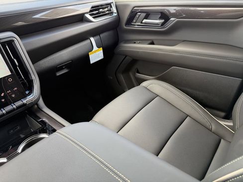 New 2026 GMC Yukon Elevation image 18