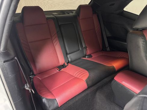 Used 2021 Dodge Challenger SXT image 32