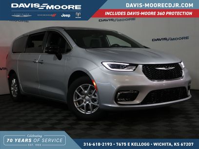 New 2026 Chrysler Pacifica Select