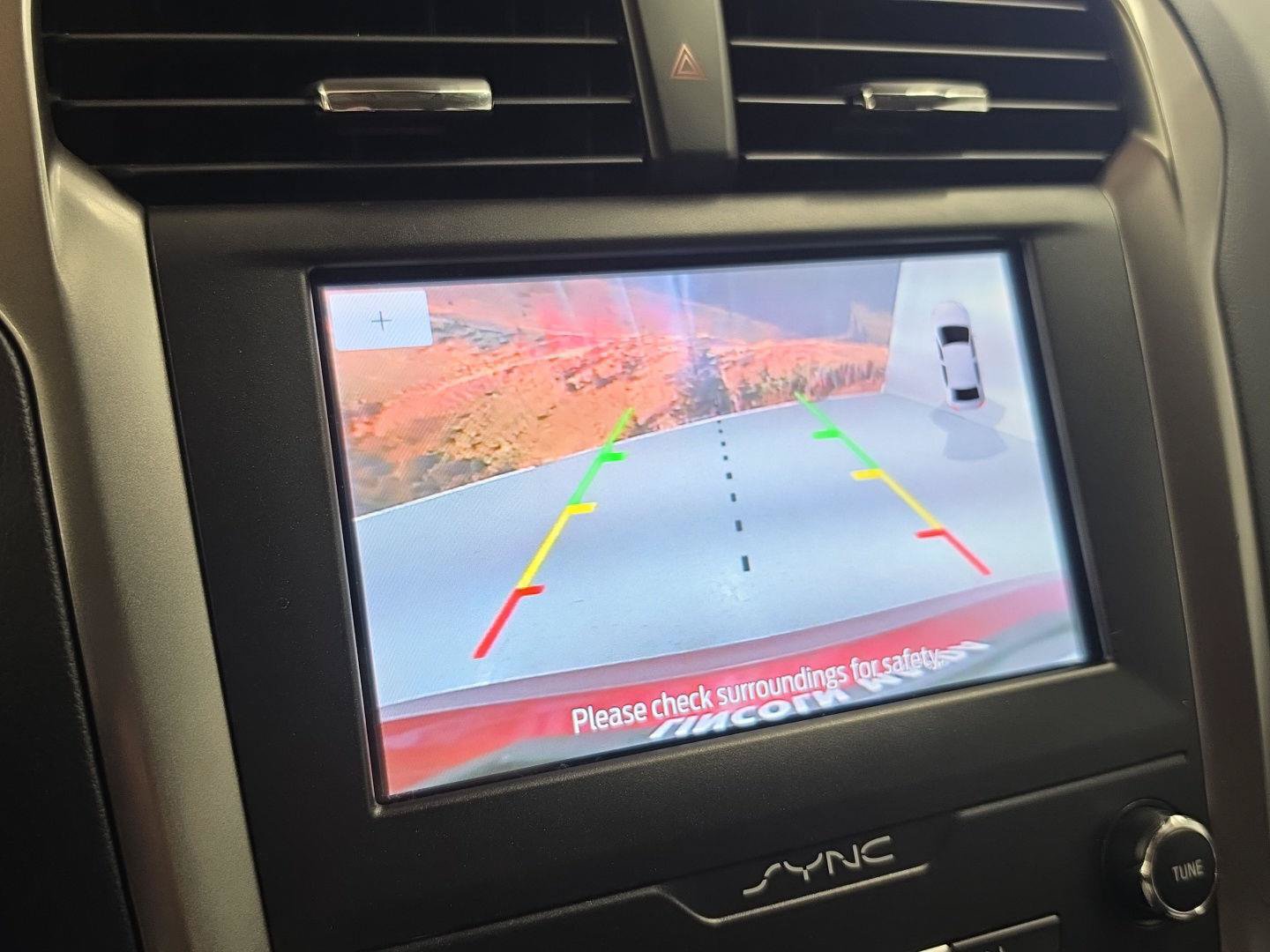 Used 2020 Ford Fusion SE FWD image 11