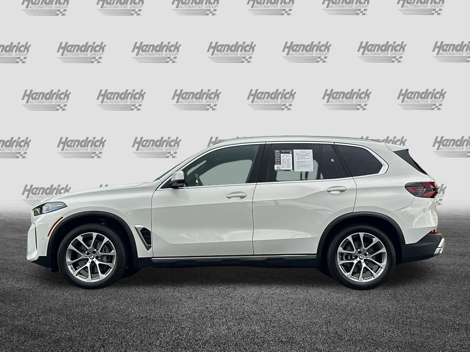 Certified 2024 BMW X5 xDrive40i w/ Premium Package AWD/4WD image 8