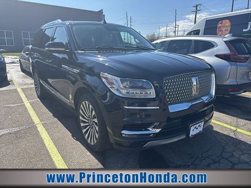 Used 2021 Lincoln Navigator Reserve w/ Luxury Package AWD/4WD image 1