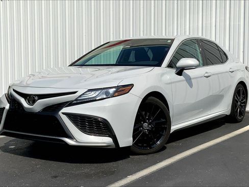 Used 2022 Toyota Camry XSE image 1