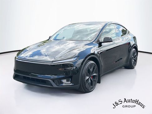 Used 2026 Tesla Model Y Performance AWD/4WD image 3