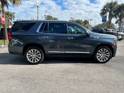 Used 2021 GMC Yukon Denali w/ Denali Premium Package image 8