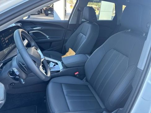 Used 2025 Audi Q5 2.0T Premium w/ Convenience Package image 10