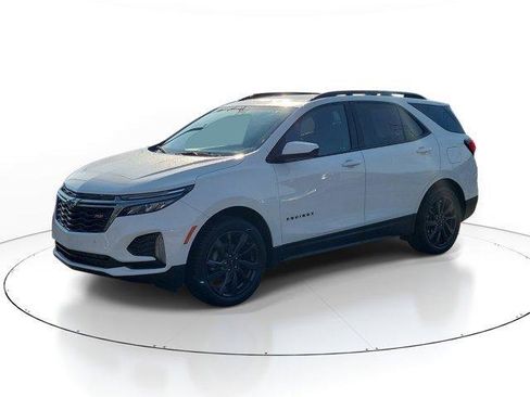Used 2022 Chevrolet Equinox RS AWD/4WD image 2