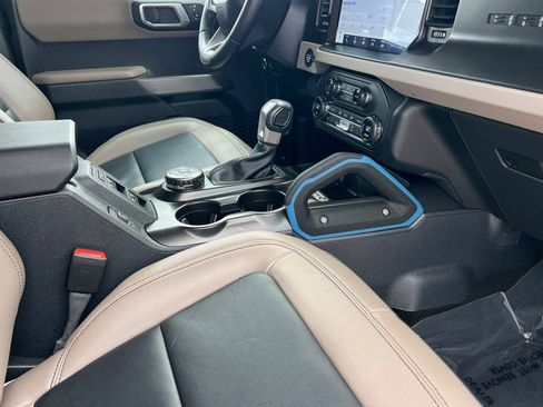 Used 2023 Ford Bronco Wildtrak image 19