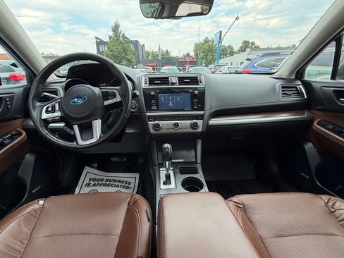 Used 2017 Subaru Outback 3.6R Touring AWD/4WD image 10
