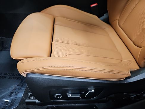 New 2026 BMW 330i Sedan w/ Premium Package image 30