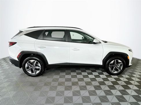 Certified 2025 Hyundai Tucson SEL AWD/4WD image 11