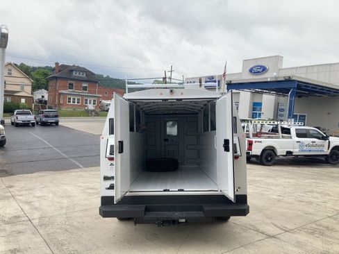 New 2027 Ford E-350 and Econoline 350 Super Duty w/ Power Equipment Group RWD image 6