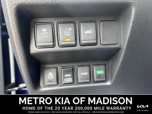 Used 2017 Nissan Rogue SL w/ SL Premium Package image 16