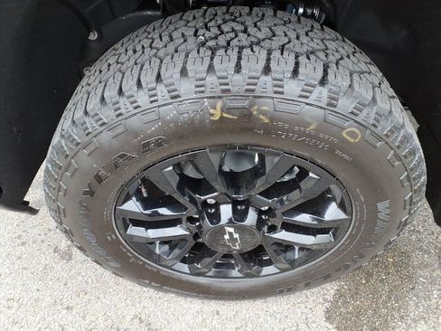 New 2026 Chevrolet Silverado 2500 Custom w/ Custom Value Package AWD/4WD image 9
