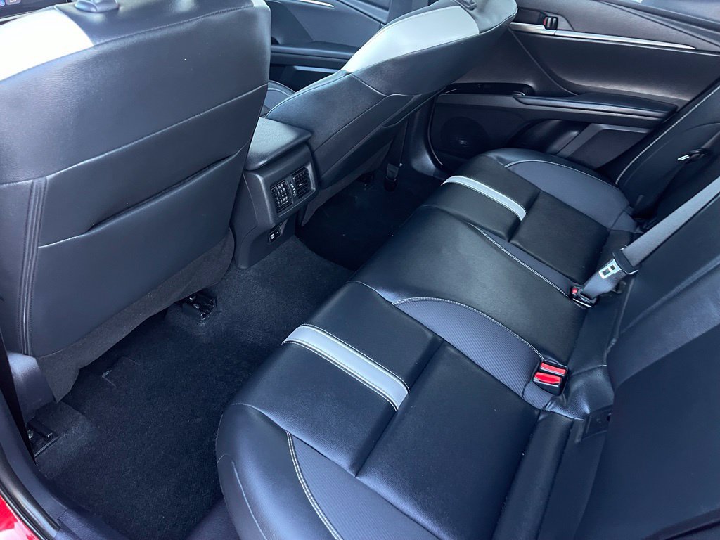 Used 2025 Toyota Camry SE FWD image 11
