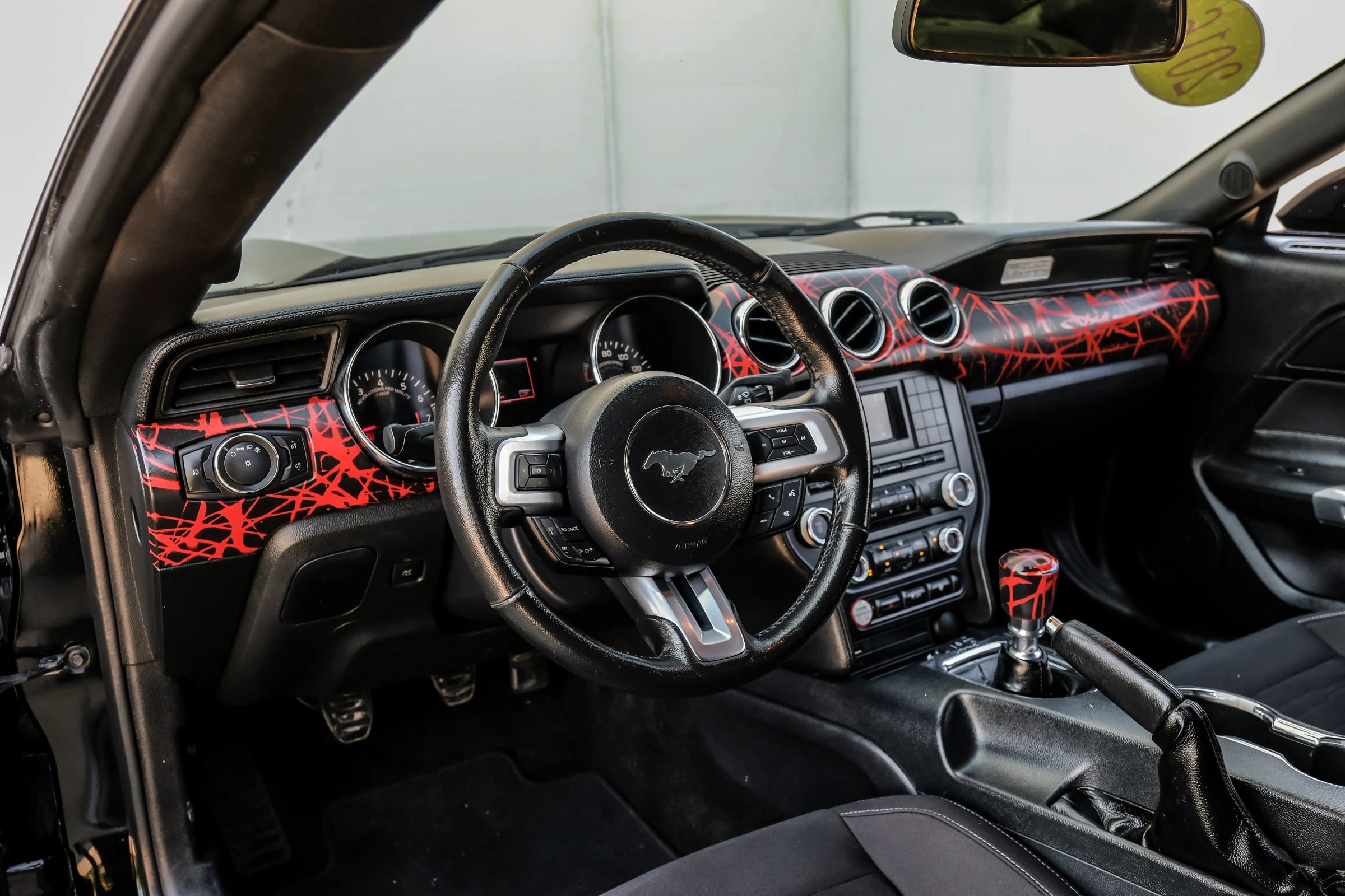 Used 2016 Ford Mustang GT RWD image 3