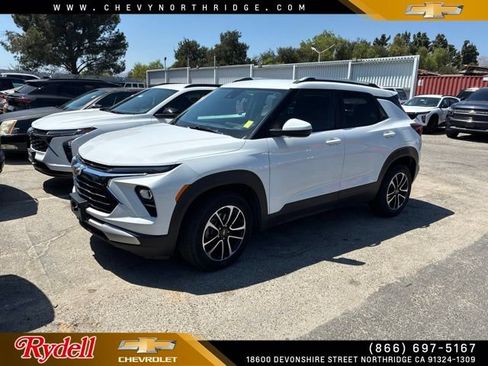 Used 2024 Chevrolet TrailBlazer LT FWD image 1