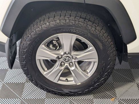 Certified 2025 Toyota RAV4 XLE w/ Convenience Package AWD/4WD image 10