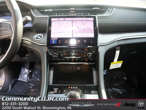 New 2025 Jeep Grand Cherokee Limited AWD/4WD image 15