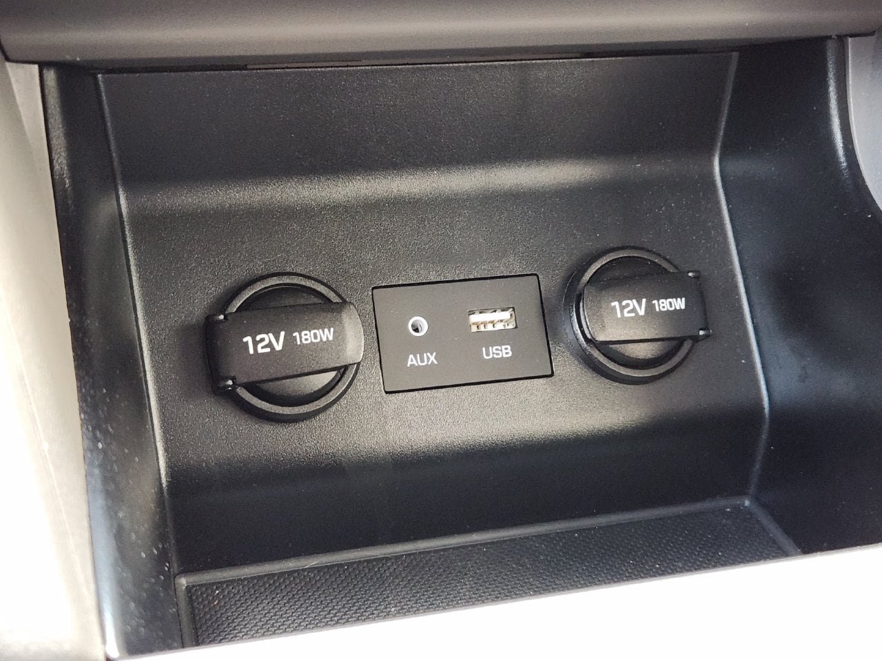 Used 2020 Hyundai Elantra SE FWD image 17