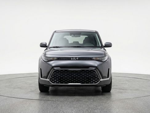 Used 2025 Kia Soul LX w/ LX Technology Package image 2