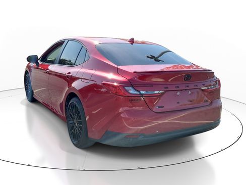 Used 2025 Toyota Camry LE w/ Convenience Package FWD image 4